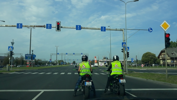 Akcija, ja nāksiet trijatā, vienam pretendentam mēs apmaksājam teorētiskās nodarbības.